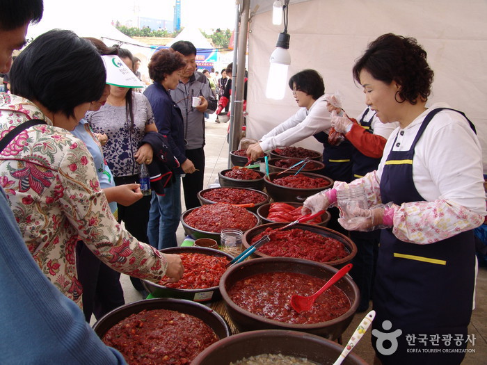 le-hoi-hai-san-len-men-ganggyeong-han-quoc